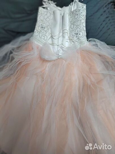 Платье для девочки праздничное