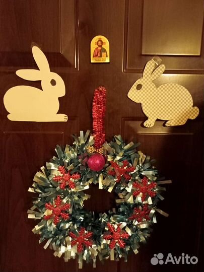Рождественские венки на вход в