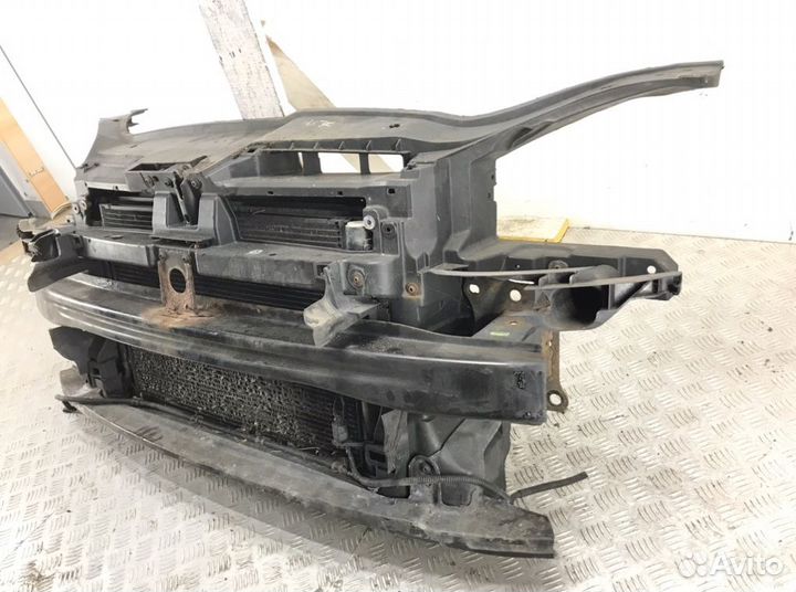 Панель передняя (телевизор) Volkswagen Golf 5 2.0