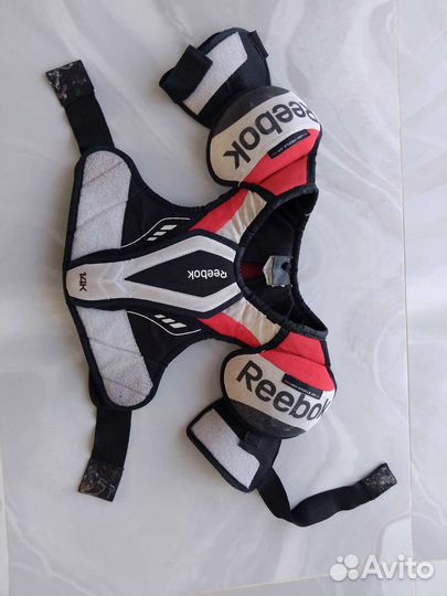 Нагрудник, трусы и налокотники хоккейные