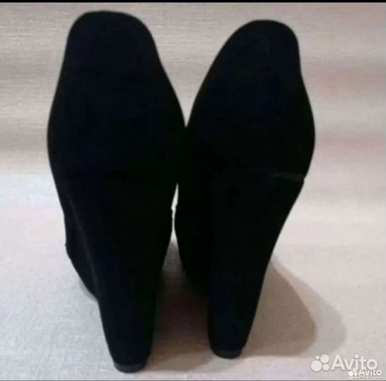 Новые Очень Красивые Туфли на Танкетке 39-40