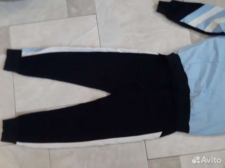 Спортивный ккостюм для девочки