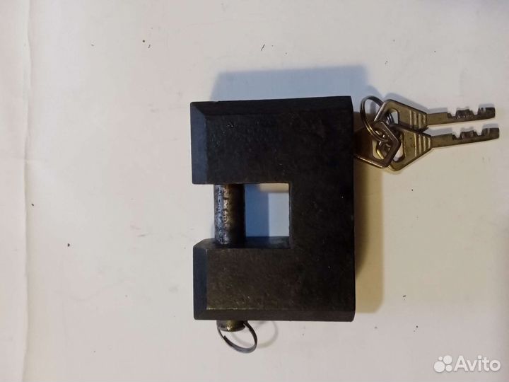 Замок дверной