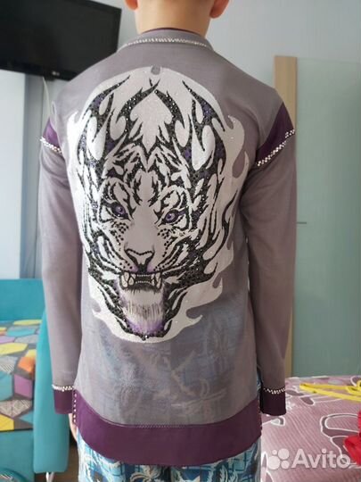 Костюм для выступлений (фигурное катание)