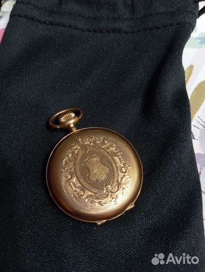 Золотые карманные часы