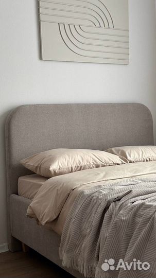 Кровать с подъемным механизмом