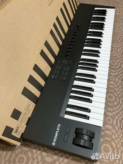 Midi-клавиатура Native Instruments Kontrol A61