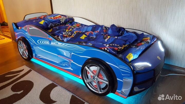Кровать машинка