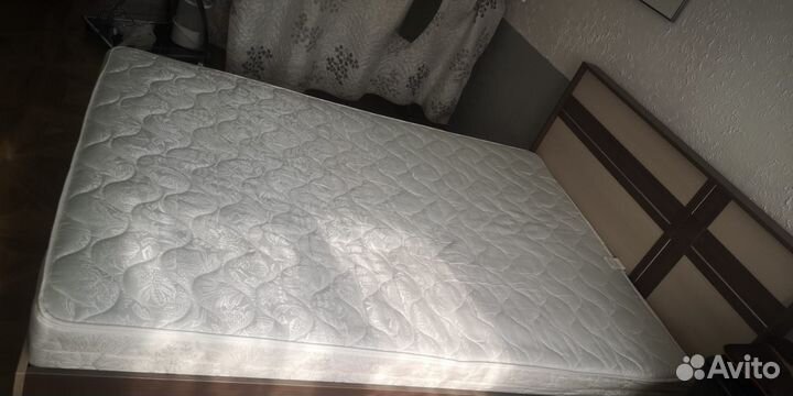 Продам кровать с матрасом