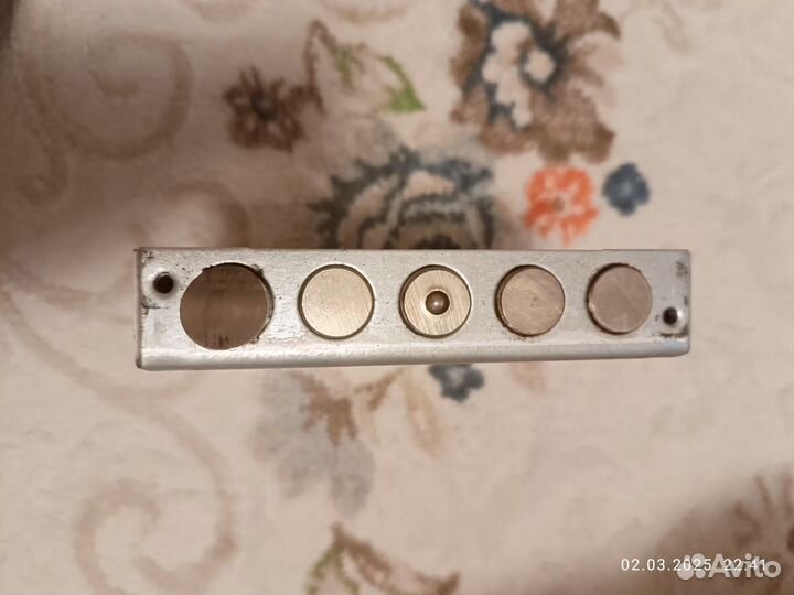 Встроенный дверной замок