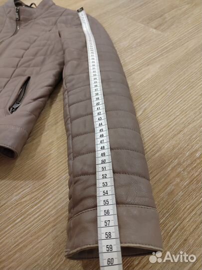 Кожаная весенняя куртка 38-40р