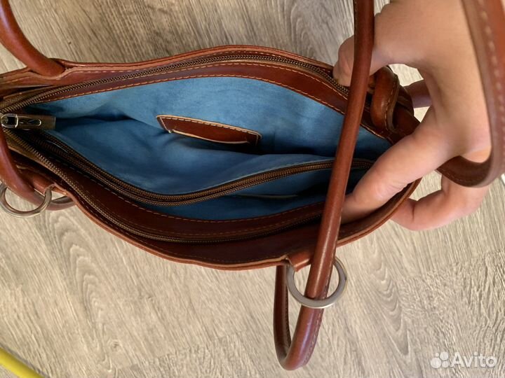 Сумка женская, Италия. Размер-выс.23, ш30, т8 см