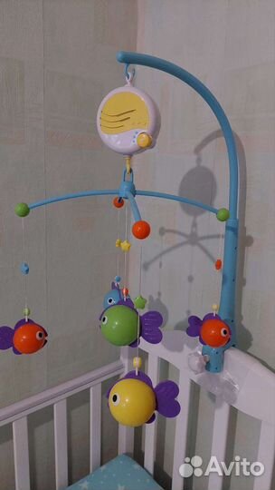 Мобиль на кроватку жирафики