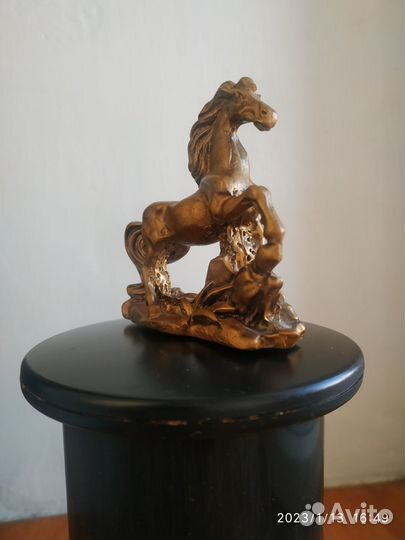 Литьё, фигурка конь, покрытый алюминий