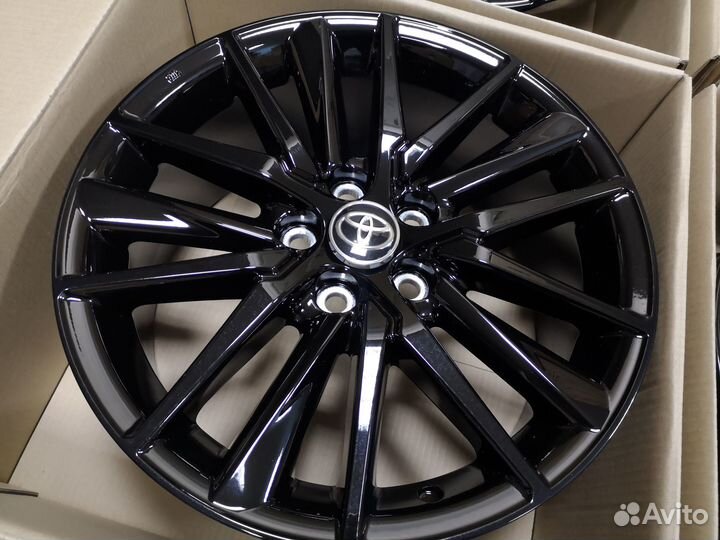 Диски Toyota Camry V70 3.5L R18 Sport новые ориг