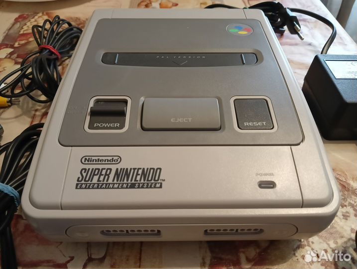 Игровая приставка Super Nintendo