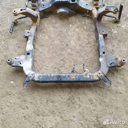 Балка подмоторная Opel Zafira A (F75) 1999-2005