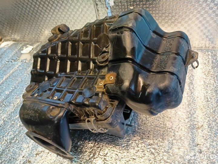 Корпус воздушного фильтра Mitsubishi Pajero 2 6G74