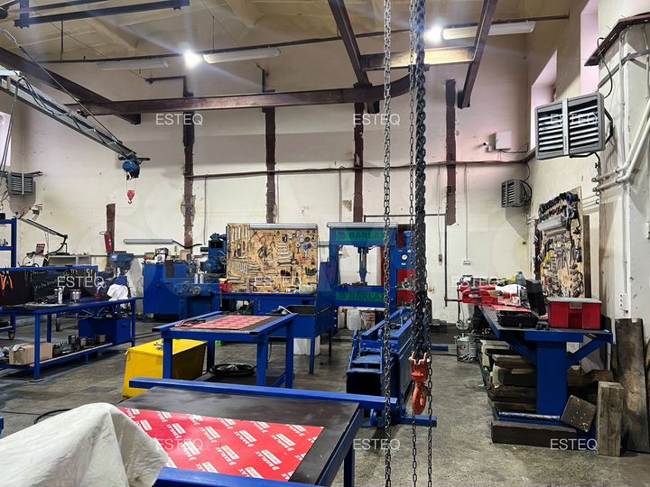 Производственно-складская база, 3005 м²