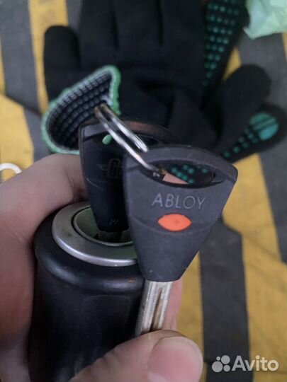 Блокиратор руля Гарант Solaris Rio Abloy