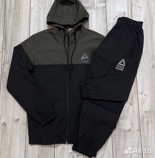 Спортивные костюмы Reebok