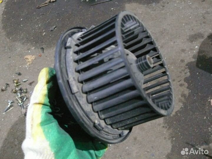 Моторчик печки Volkswagen Golf 2