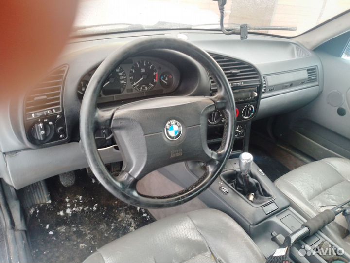 BMW 3 серия 1.6 МТ, 1998, 300 000 км