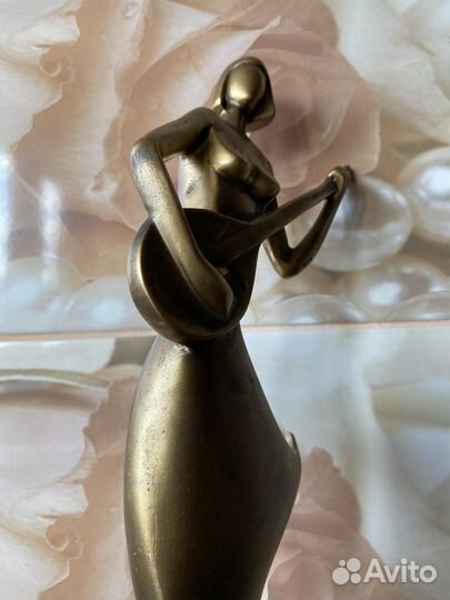 Статуэтка. Ар-деко. Музыкант. Мандолина