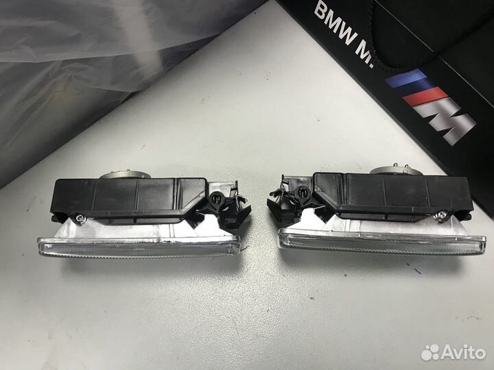 Противотуманки бмв Е36. Комплект