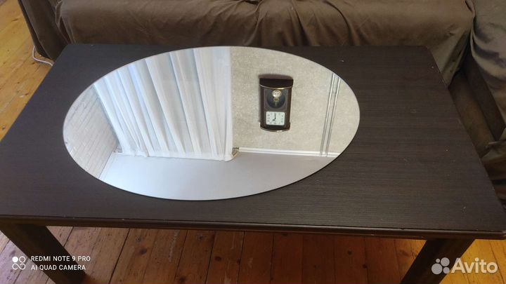 Большое овальное зеркало