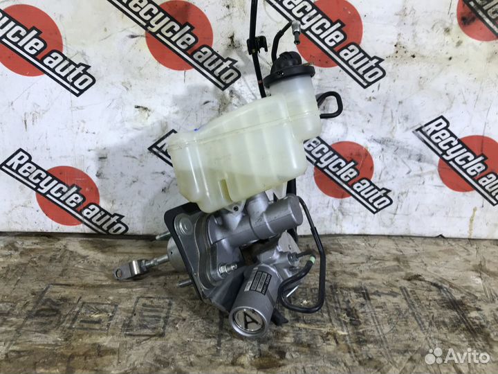 Главный тормозной цилиндр toyota crown AWS210 2arf