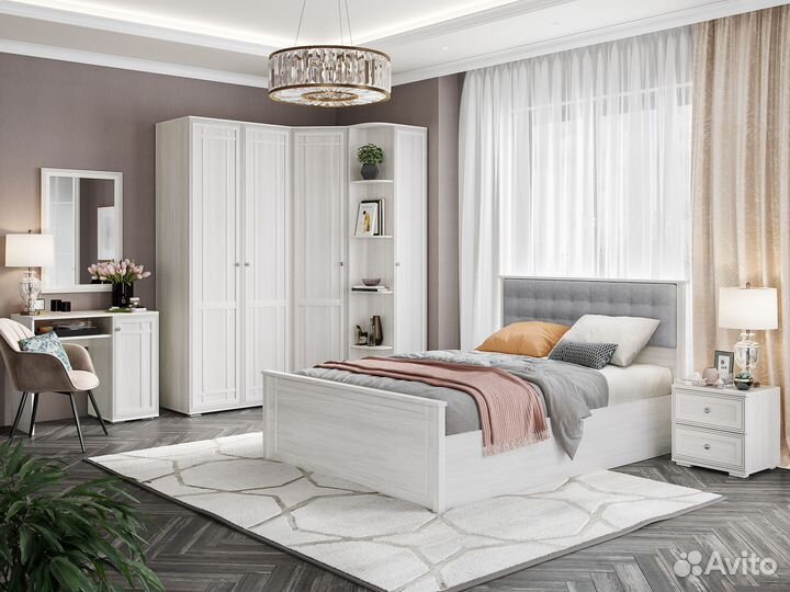 Зеркало навесное с рамкой