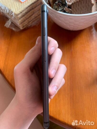 Телефон iPhone 8 plus