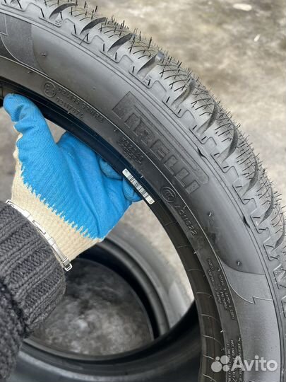 Pirelli Scorpion Winter 275/40 R22 и 315/35 R22