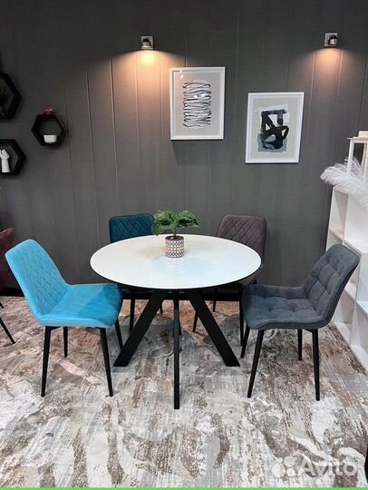 Стол новый. Столик