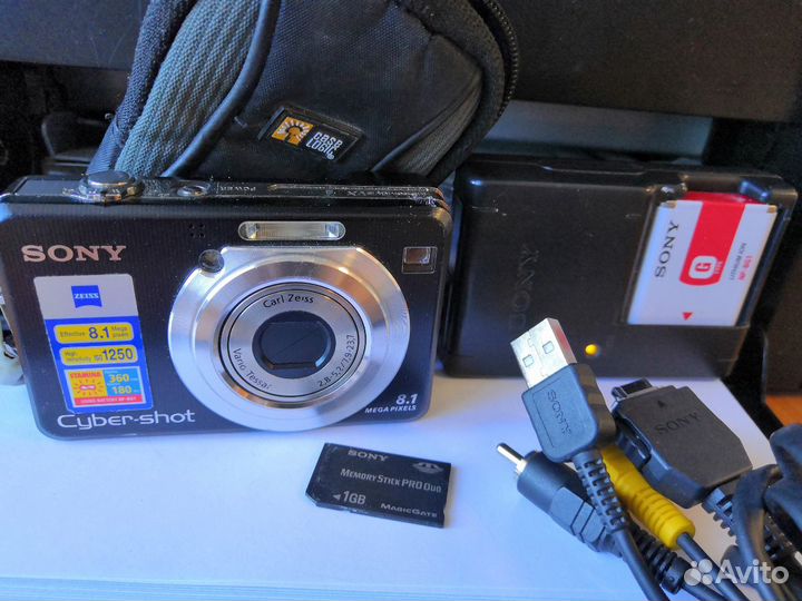 Компактный фотоаппарат