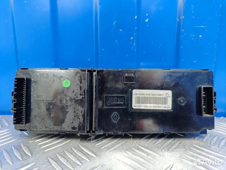 Блок управления печкой Renault Scenic 3 M4R 711