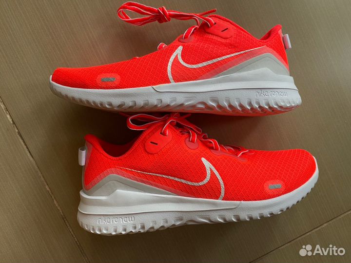 Кроссовки беговые Nike Renew 38