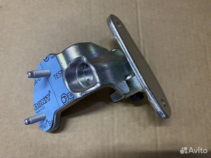 Петля двери нижняя Mercedes W167