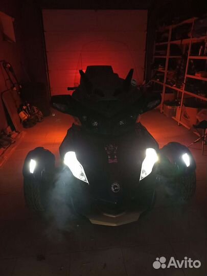 Трицикл BRP CAN-AM spyder RT LID 1330 ACE