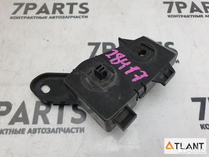 Крепление бампера задняя левая toyota harrier