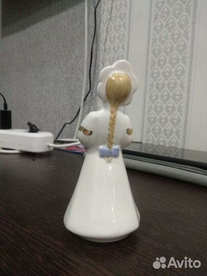 Катюша фестивальная статуэтка фарфор