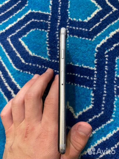 Телефон iPhone 6