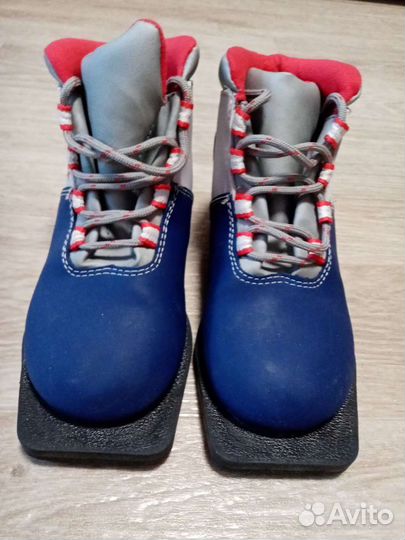 Лыжные ботинки