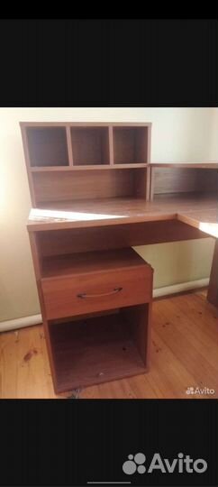 Продам компьютерный стол