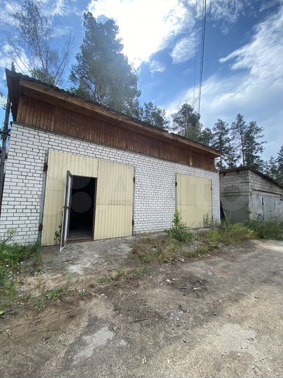 Гараж, > 30 м²