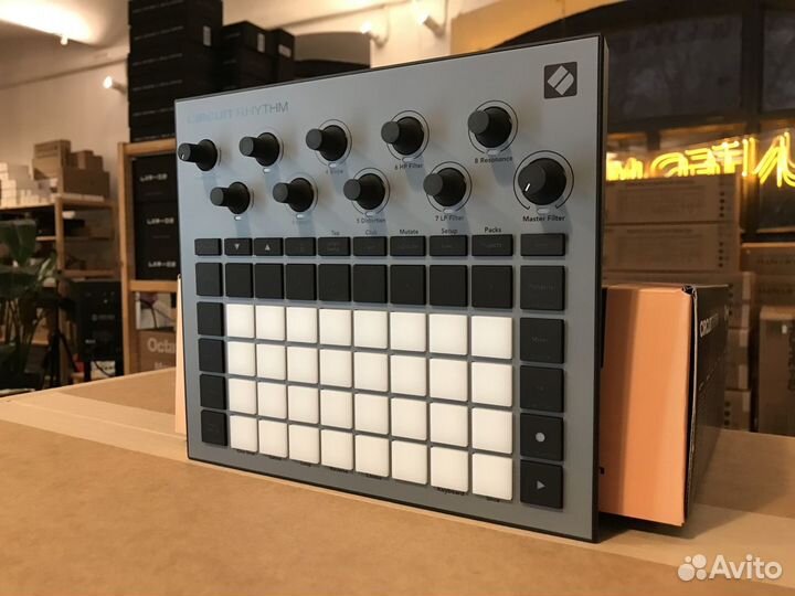 Novation Circuit Rhythm в Наличии