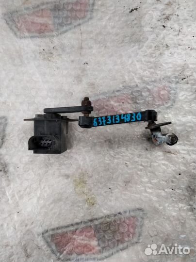 Датчик положения кузова передний Мерседес W251