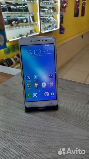 Смартфон Asus ZB 501 KL