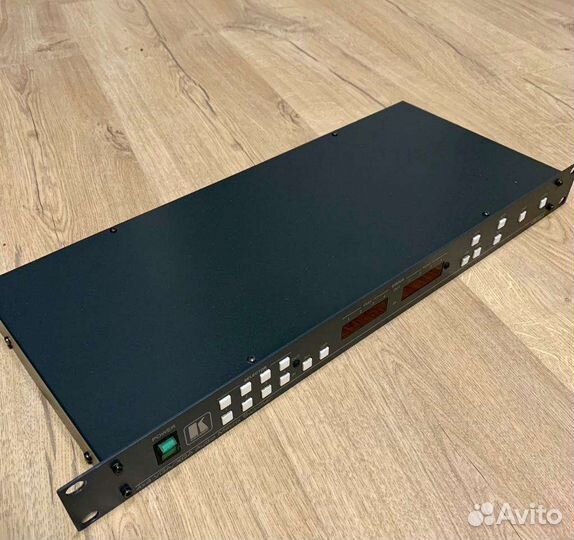 Матричный коммутатор 4х4 VGA и аудио сигнала